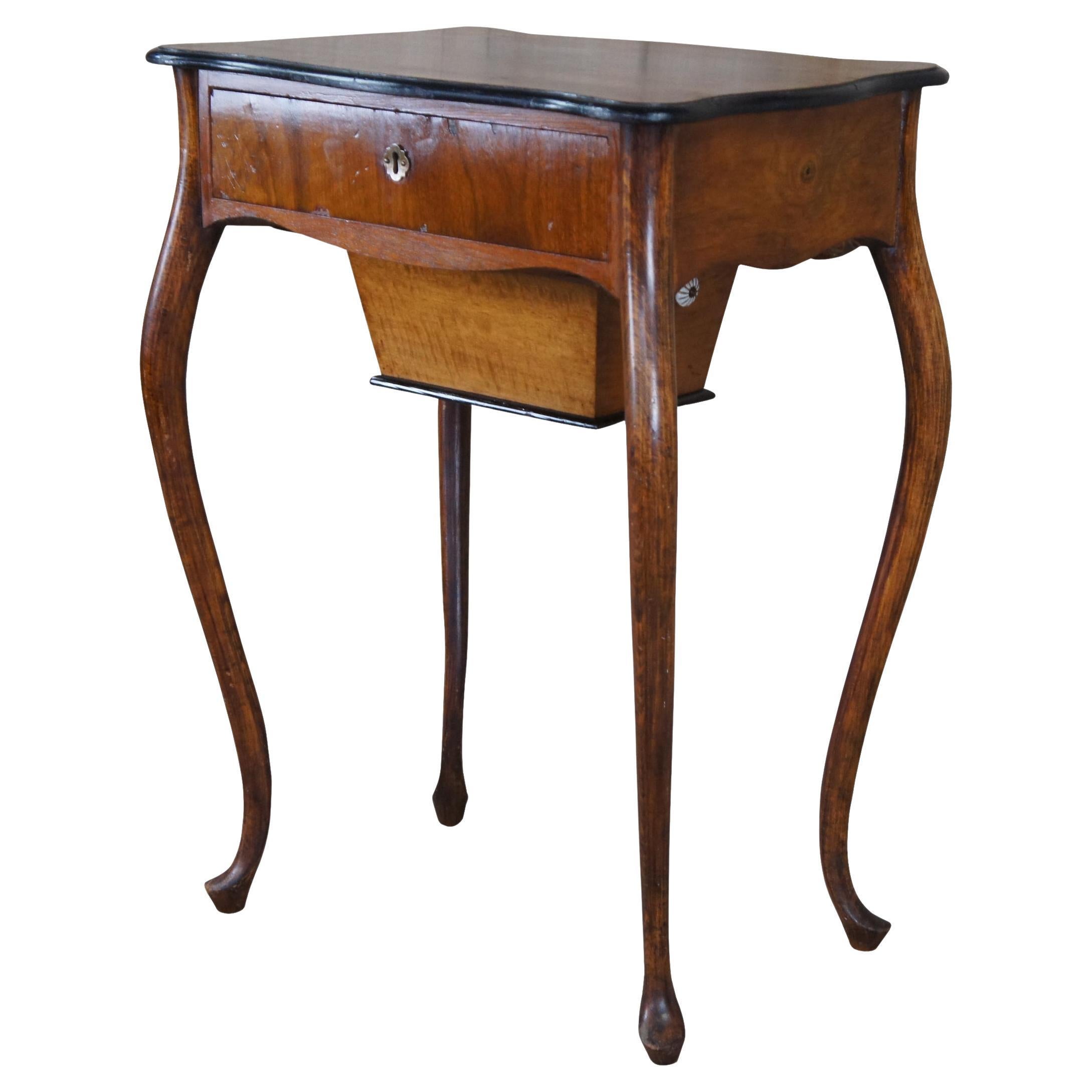 Antike Französisch Land Eiche & Nussbaum Serpentine Sewing Cabinet Seite Akzent Tisch im Angebot