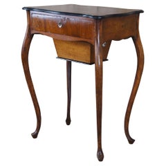 Antique French Country Roble y Nogal Serpentina Gabinete de Costura Mesa Auxiliar