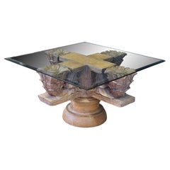 Mesa de centro con pedestal ornamental de teca recuperada de estilo arquitectónico antiguo