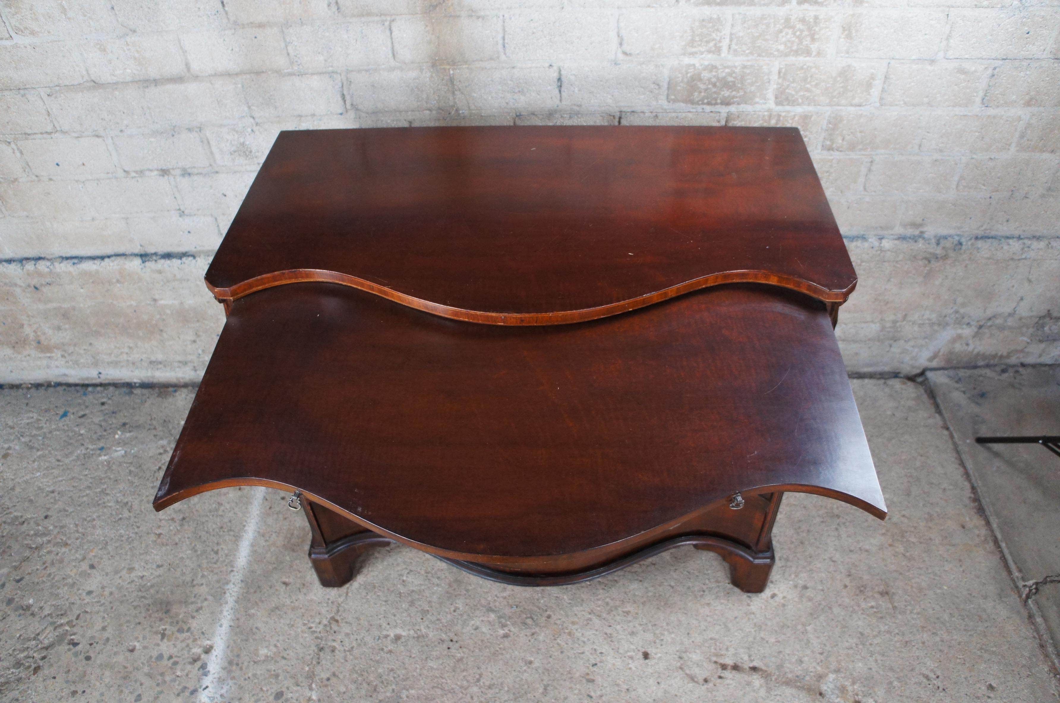Union National Georgian Style Serpentine Mahogany Bachelors Chest Buffet Dresser For Sale 3