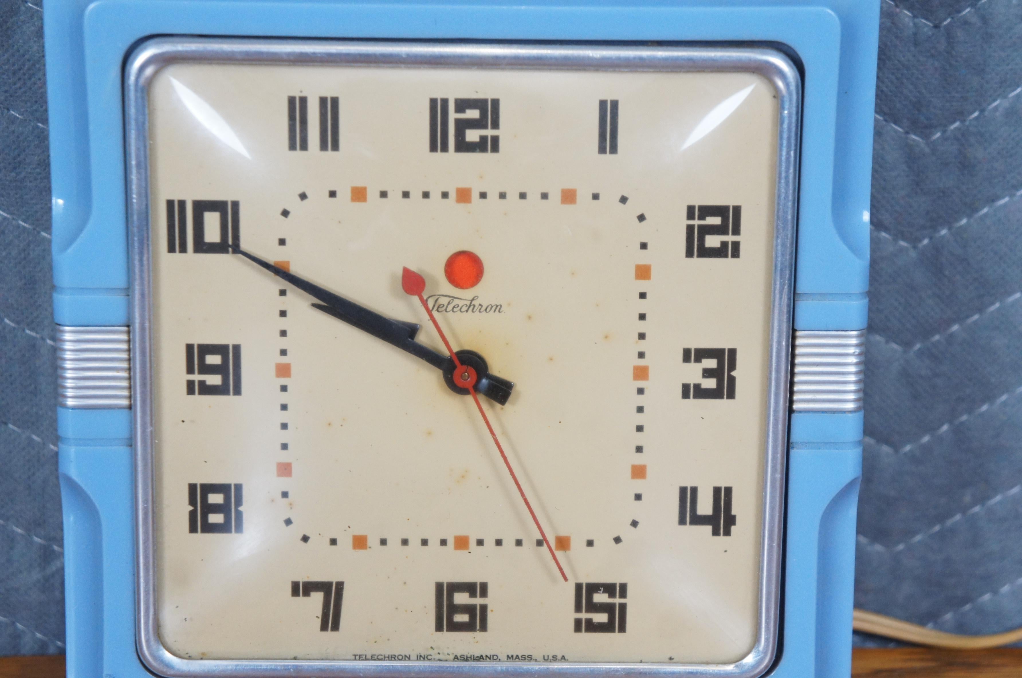 American Mid Century Telechron 2H11 Electric Baby Blue Bakelite Kitchen Wall Clock 7