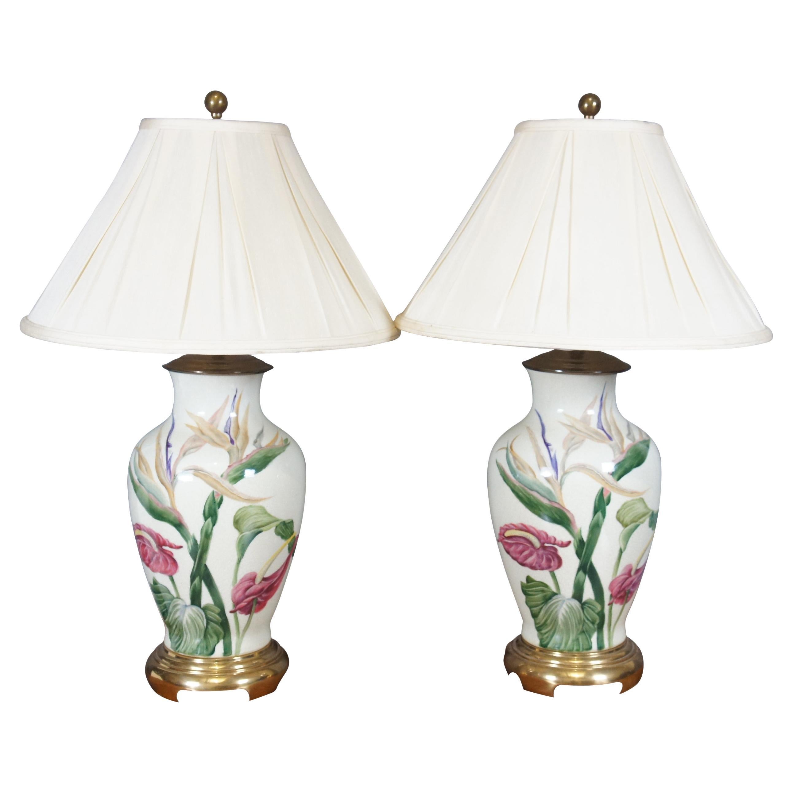 2 Lampes de table Wildwood Pamela Shirley peintes à la main avec des fleurs tropicales 31". en vente