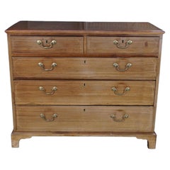 Commode écossaise ancienne du XVIIIe siècle, de l'époque de George III, en acajou, avec incrustations de cordons
