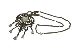 Art-Déco-Anhänger in Form einer Kronleuchter-Brosche aus Sterlingsilber mit Markasit und Perlmutt
