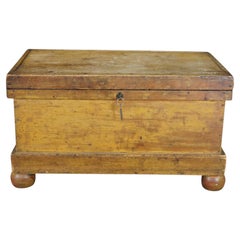 Primitive Antique Early American Painted Oak Blanket Trunk Chest Coffee Table