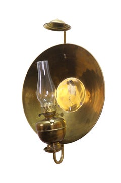 AA Imports : Applique murale en laiton pour lampe à pétrole de type « Hurricane », avec plaque arrière et réflecteur, 26"