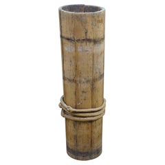 Antico secchio tibetano in legno per la zangola del burro di yak, 29"