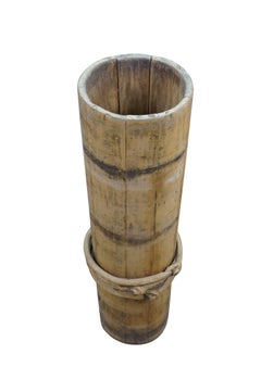 Antico secchio tibetano in legno per la zangola del burro di yak, 29"