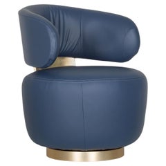 Silla de salón Caju moderna de mediados de siglo, giratoria, de cuero, hecha a mano por Greenapple