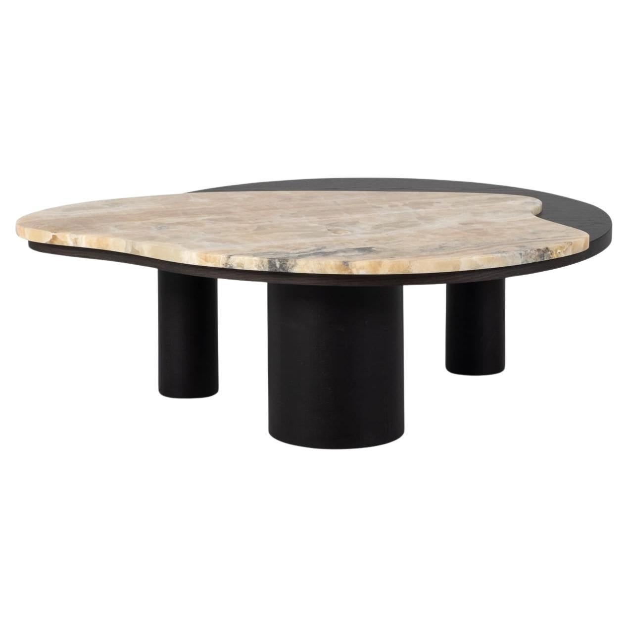 Table basse Bordeira, Collection Contemporary, fabriquée à la main au Portugal - Europe par Greenapple.

Conçue par Rute Martins pour la Collection Contemporary, la table basse moderne Bordeira a été conçue pour ajouter l'essence de la nature à
