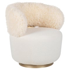 Fauteuil pivotant Caju de style « Mid-Century Modern », en bouclé et fausse fourrure, par Greenapple