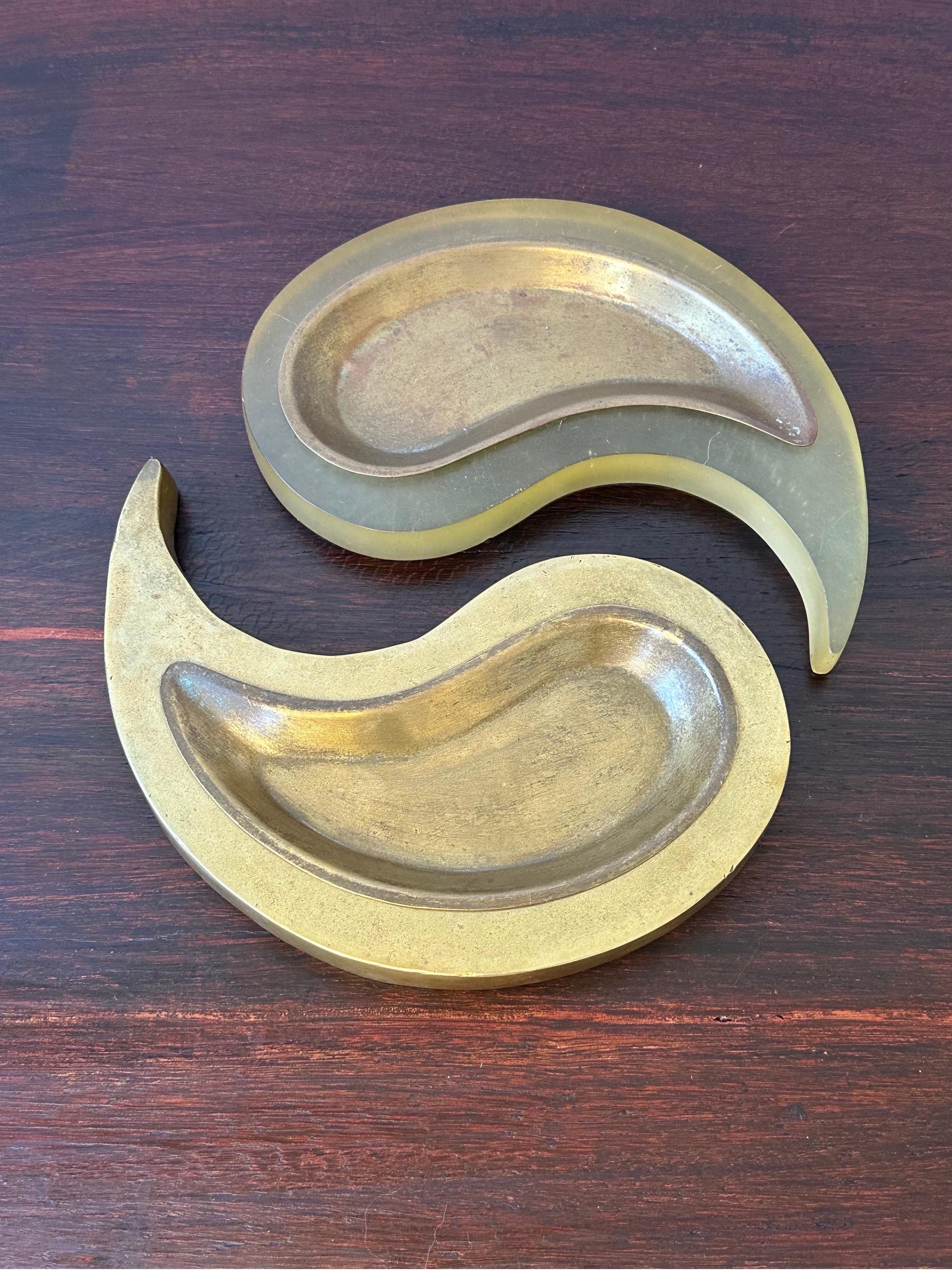 Mid-Century Modern Brazilian Modern Bronze and Acrylic Yin-Yang Ashtray or Catchall Tray, 1980s For Sale