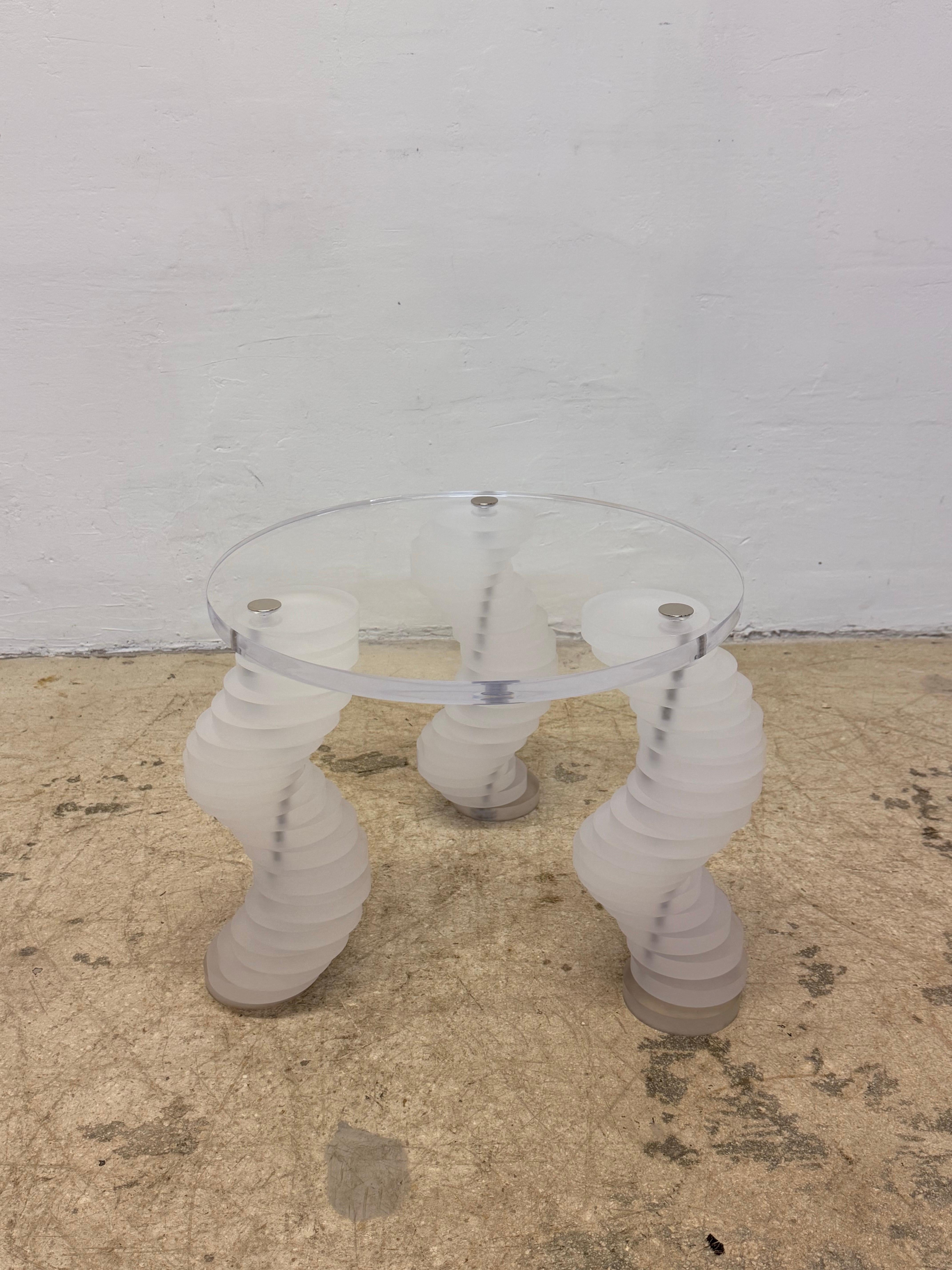Mid-Century Sculptural Lucite Side Table with Spiral Lucite Legs, 1970s For Sale 1