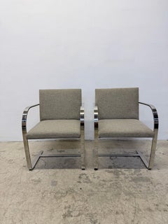 Mie Van Der Rohe Flat Bar Brno Chairs for Knoll - Lot de deux