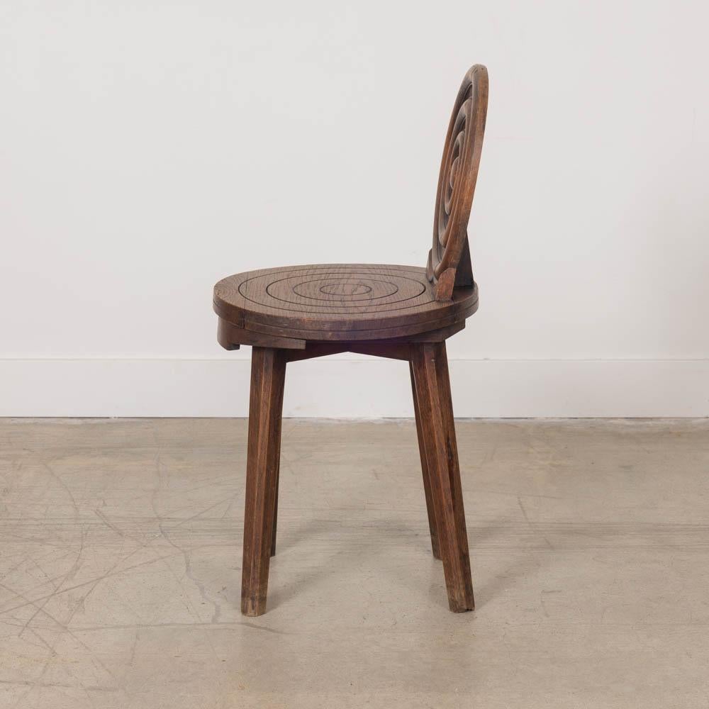 Legno Sedia francese in legno intagliato degli anni '40 di Charles Dudouyt in vendita