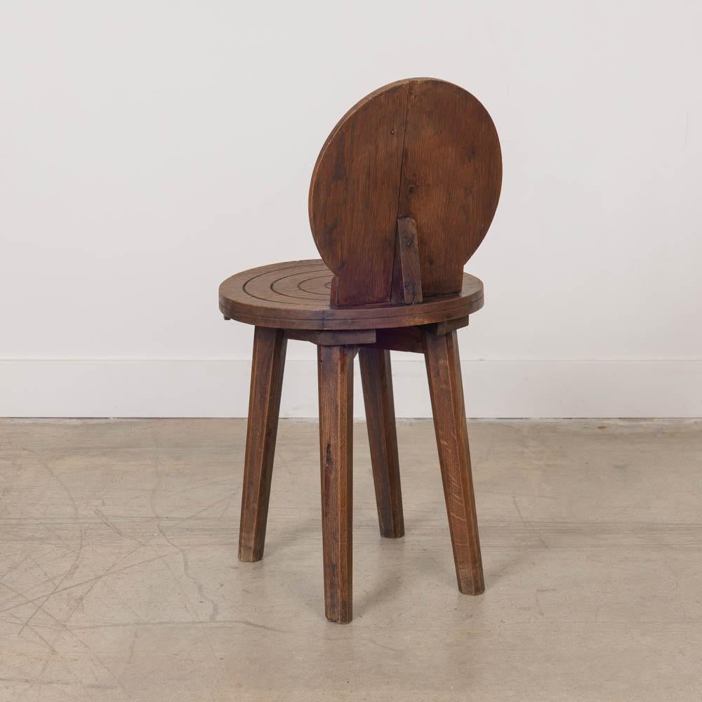 Sedia francese in legno intagliato degli anni '40 di Charles Dudouyt in vendita 1