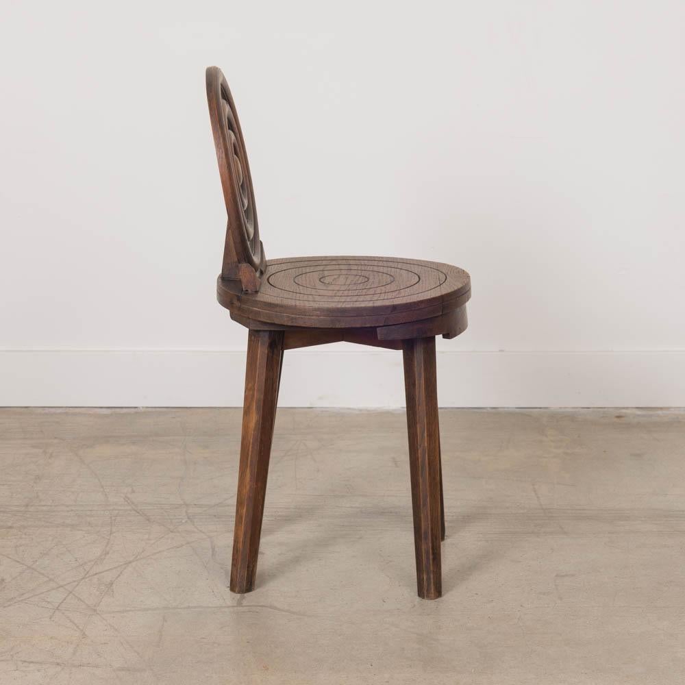 Sedia francese in legno intagliato degli anni '40 di Charles Dudouyt in vendita 3