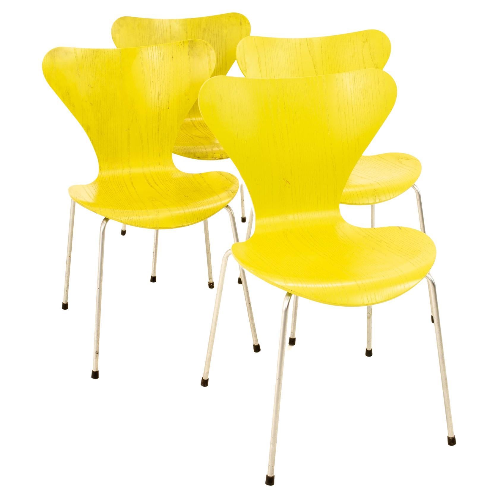 Chaise série 7 Arne Jacobsen pour Fritz Hansen de style moderne du milieu du siècle dernier -Lime -Set of 4 en vente