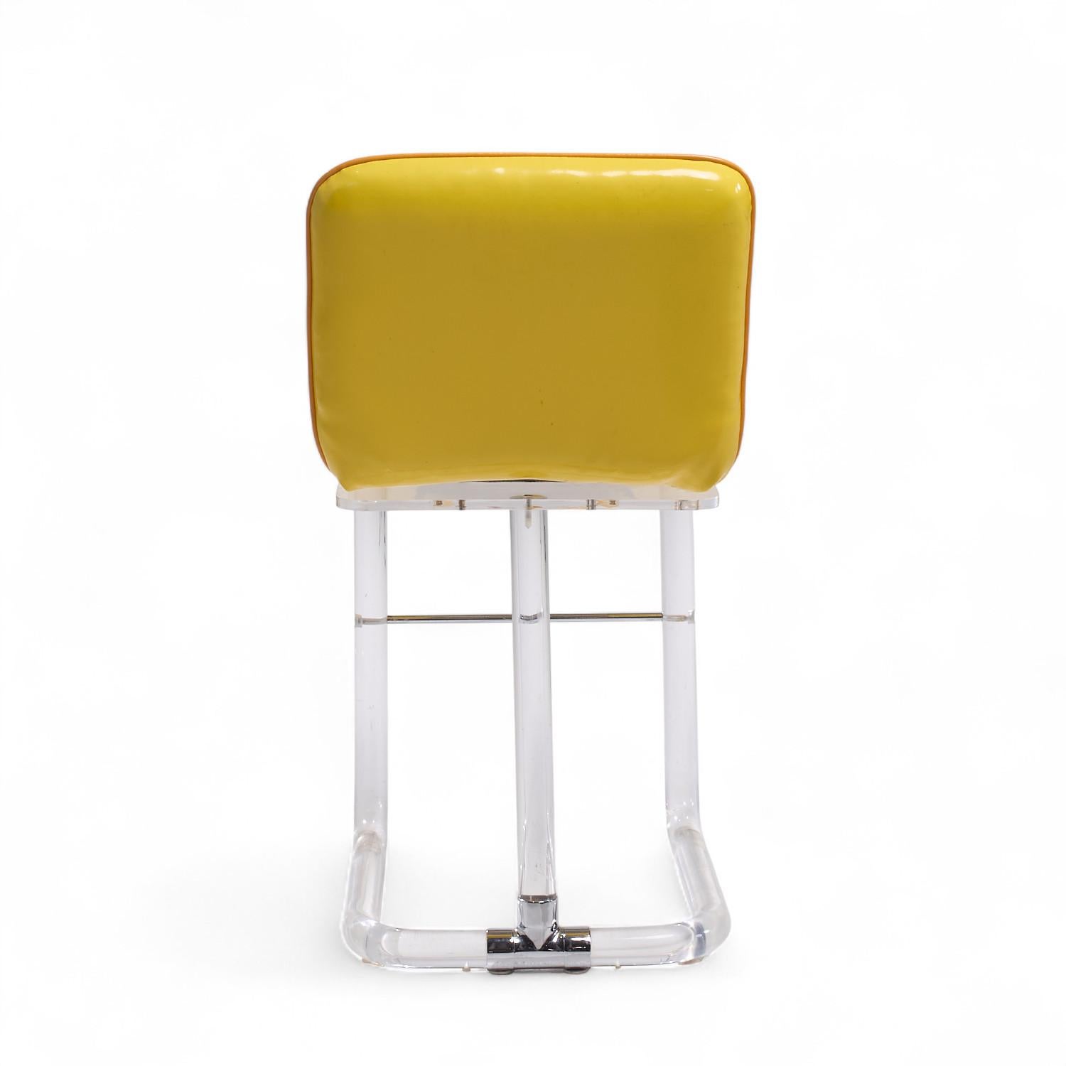 Lion in Frost Mid Century Lucite Swivel Bar Stools - Set of 3 For Sale 1