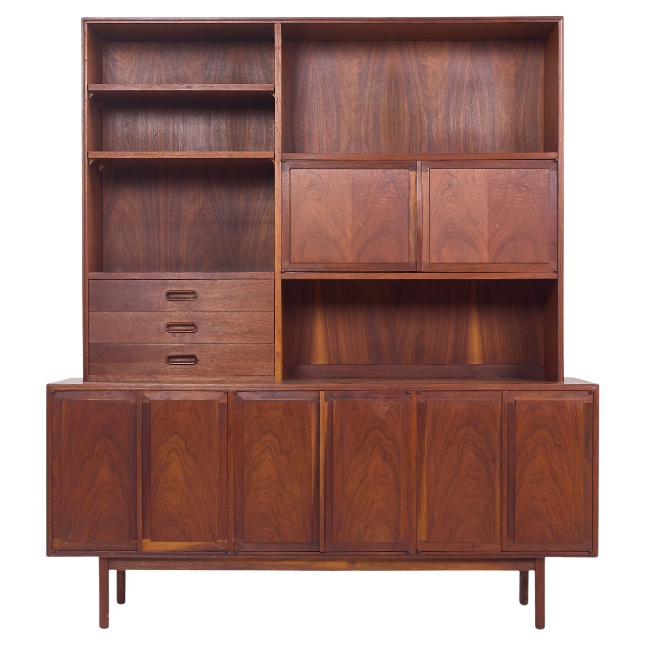 Jack Cartwright for Founders Mid Century Walnut Credenza and Hutch