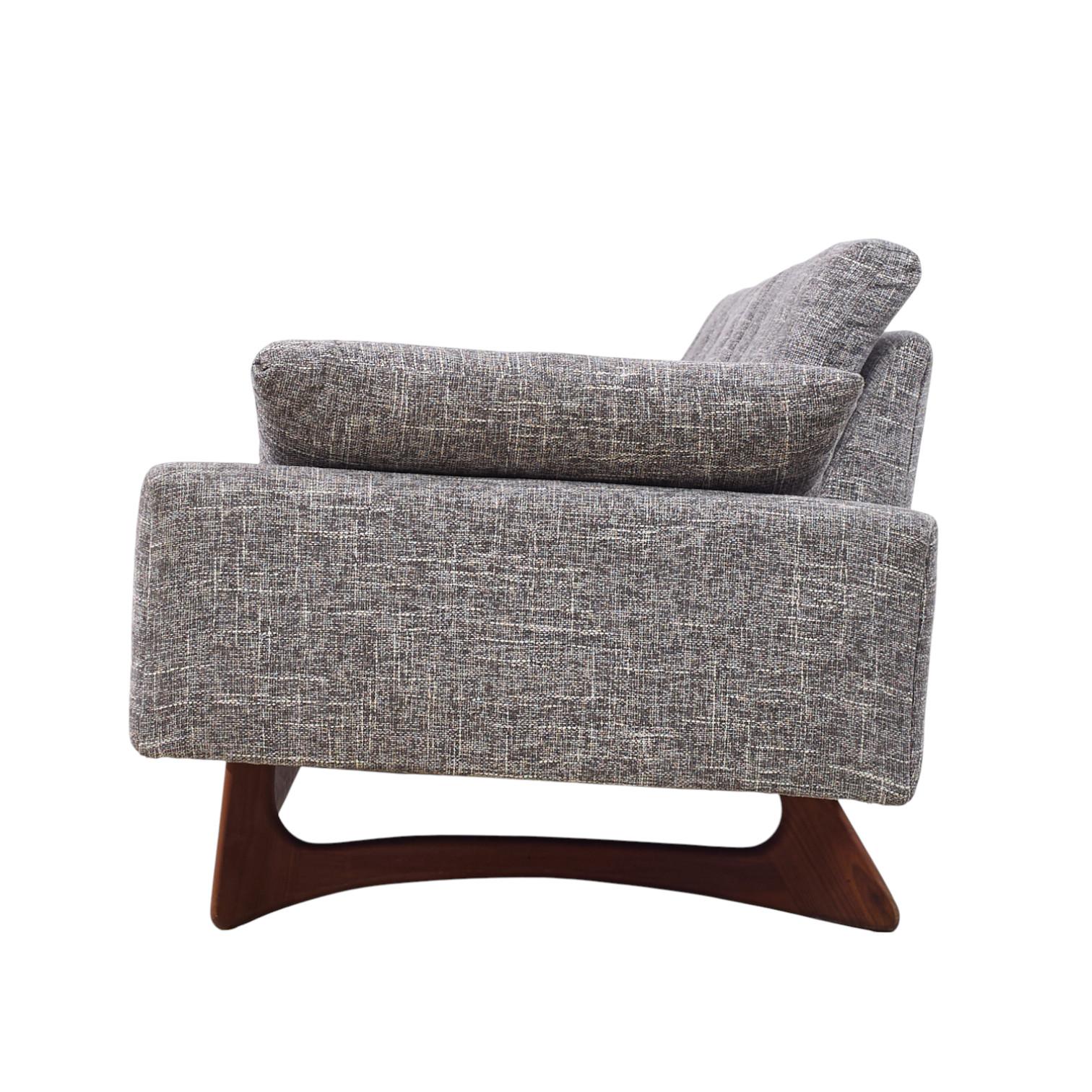 Adrian Pearsall für Craft Associates Gondola Sofa aus Nussbaumholz aus der Mitte des Jahrhunderts (amerikanisch) im Angebot