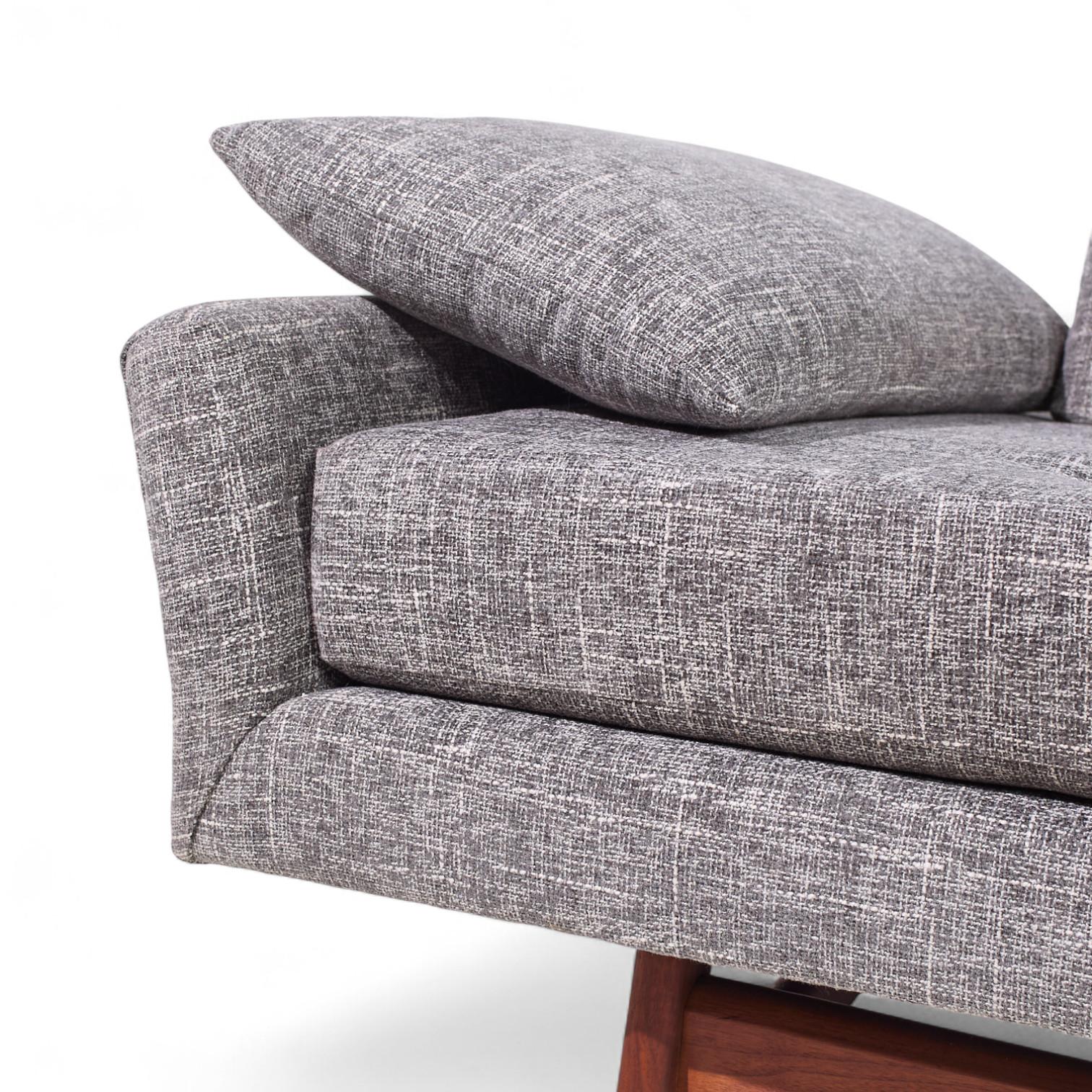 Adrian Pearsall für Craft Associates Gondola Sofa aus Nussbaumholz aus der Mitte des Jahrhunderts im Angebot 2