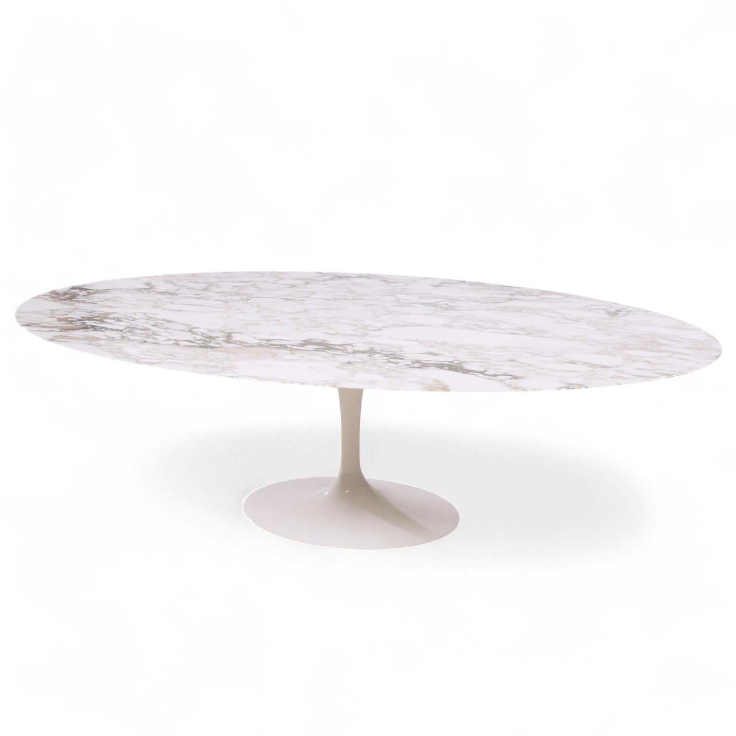 20ième siècle Table de salle à manger ovale Tulipe en marbre Eero Saarinen for Knoll Mid Century 96-inch en vente