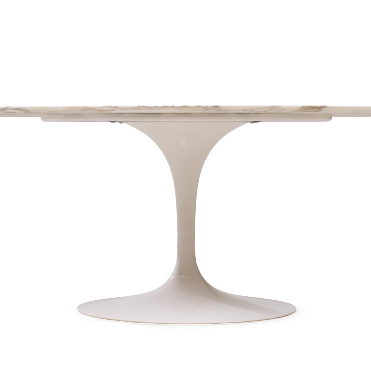 Américain Table de salle à manger ovale Tulipe en marbre Eero Saarinen for Knoll Mid Century 96-inch en vente