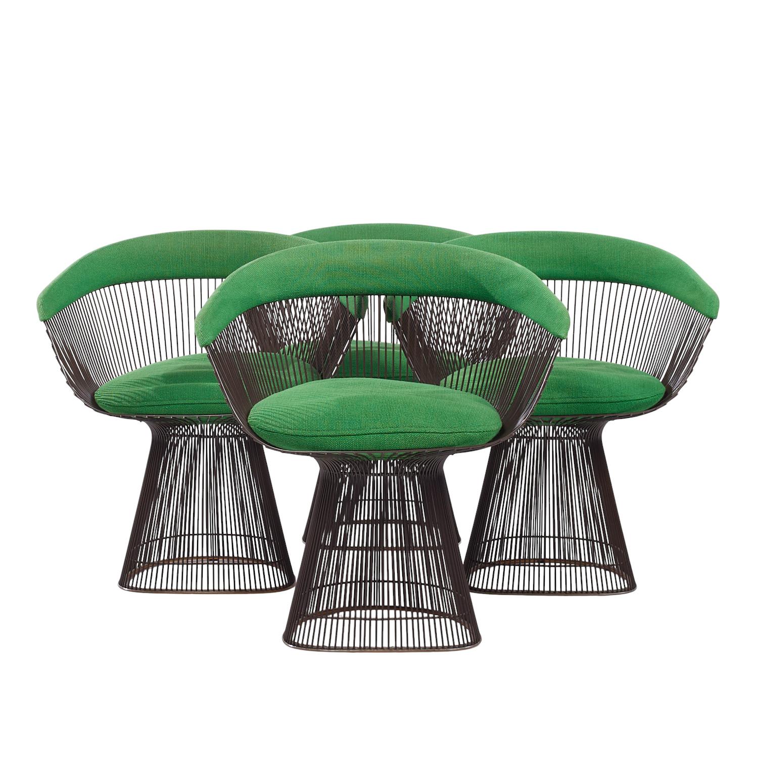 Sedie da pranzo in bronzo di Warren Platner per Knoll - Set di 4 sedie

Ogni sedia misura: 27,5 x 21 x 29,5 pollici di altezza, con un'altezza della seduta di 17 e un'altezza dei braccioli/spazio della sedia di 24 pollici.

Tutti i mobili possono