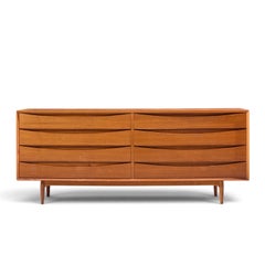Arne Vodder for Sibast Triennale Mid Century Danish Teak 8 Drawer Dresser