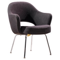 Sedia da pranzo direzionale “Mid Century” di Eero Saarinen per Knoll