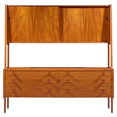 Hans Wegner per Ry Møbler Credenza e credenza in teak danese del Medioevo