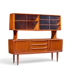 Credenza y conejera de teca danesa de mediados de siglo Hos Wulff
