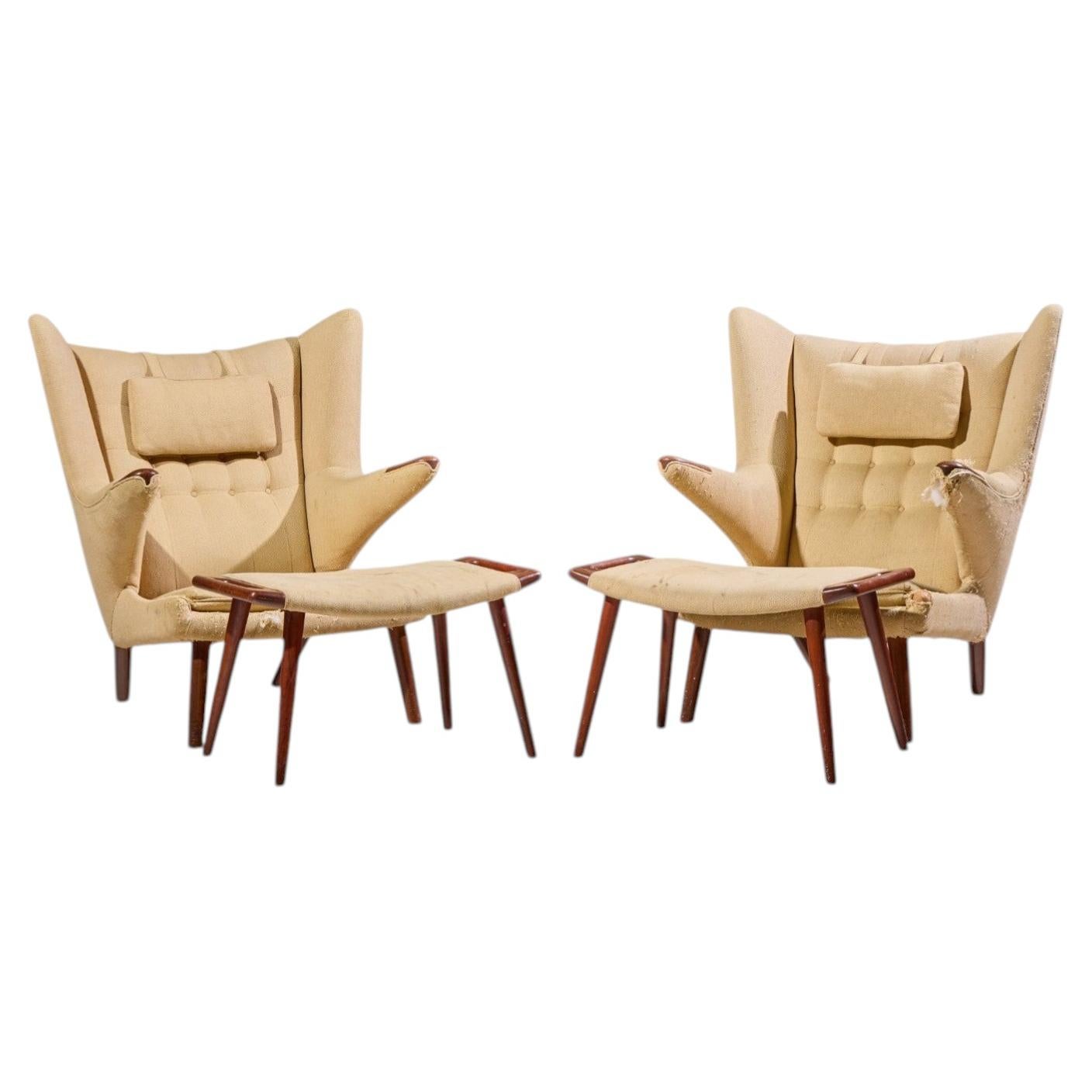 Hans Wegner per AP: set di due sedie "Papa Bear" e pouf AP19 in stile Mid-Century, rubati in vendita