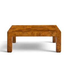 Table basse en bois de loupe « Hekman » de style Milo Baughman, inspirée du milieu du siècle