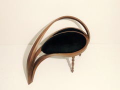 Stuhl Nr. 1 – Vrksa-Serie – Hohlholz-Hocker