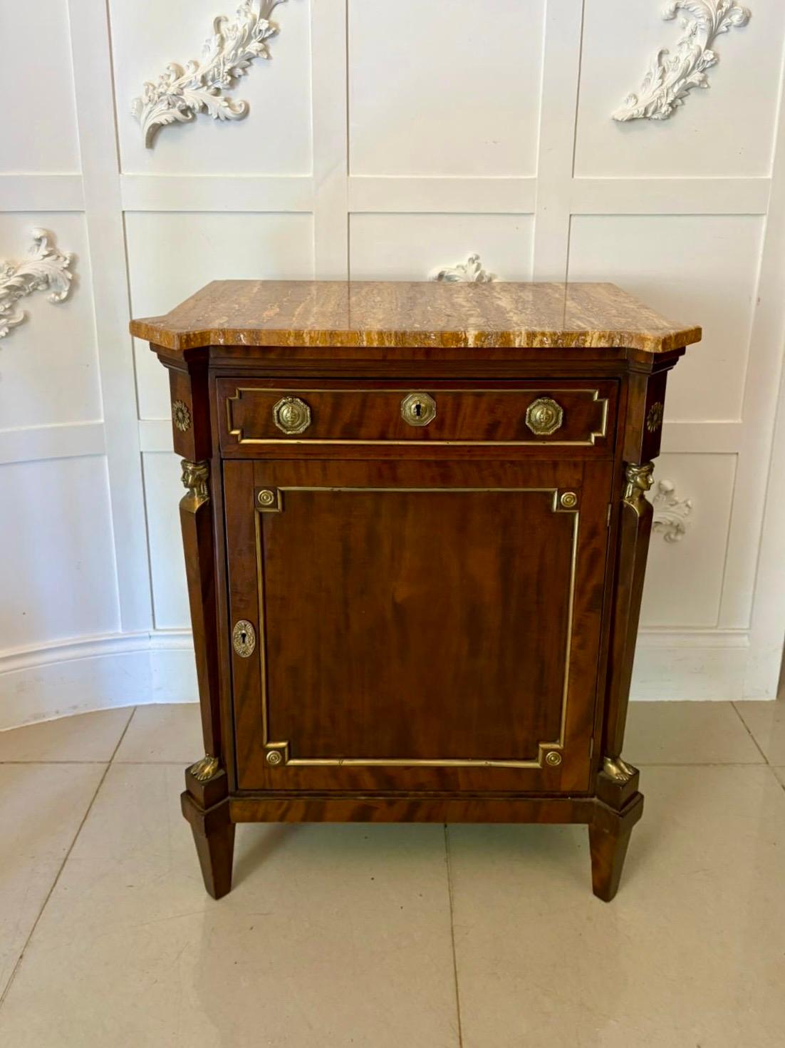 Antique French del XIX secolo, mobile laterale con piano in marmo in mogano figurato di qualità in vendita 7