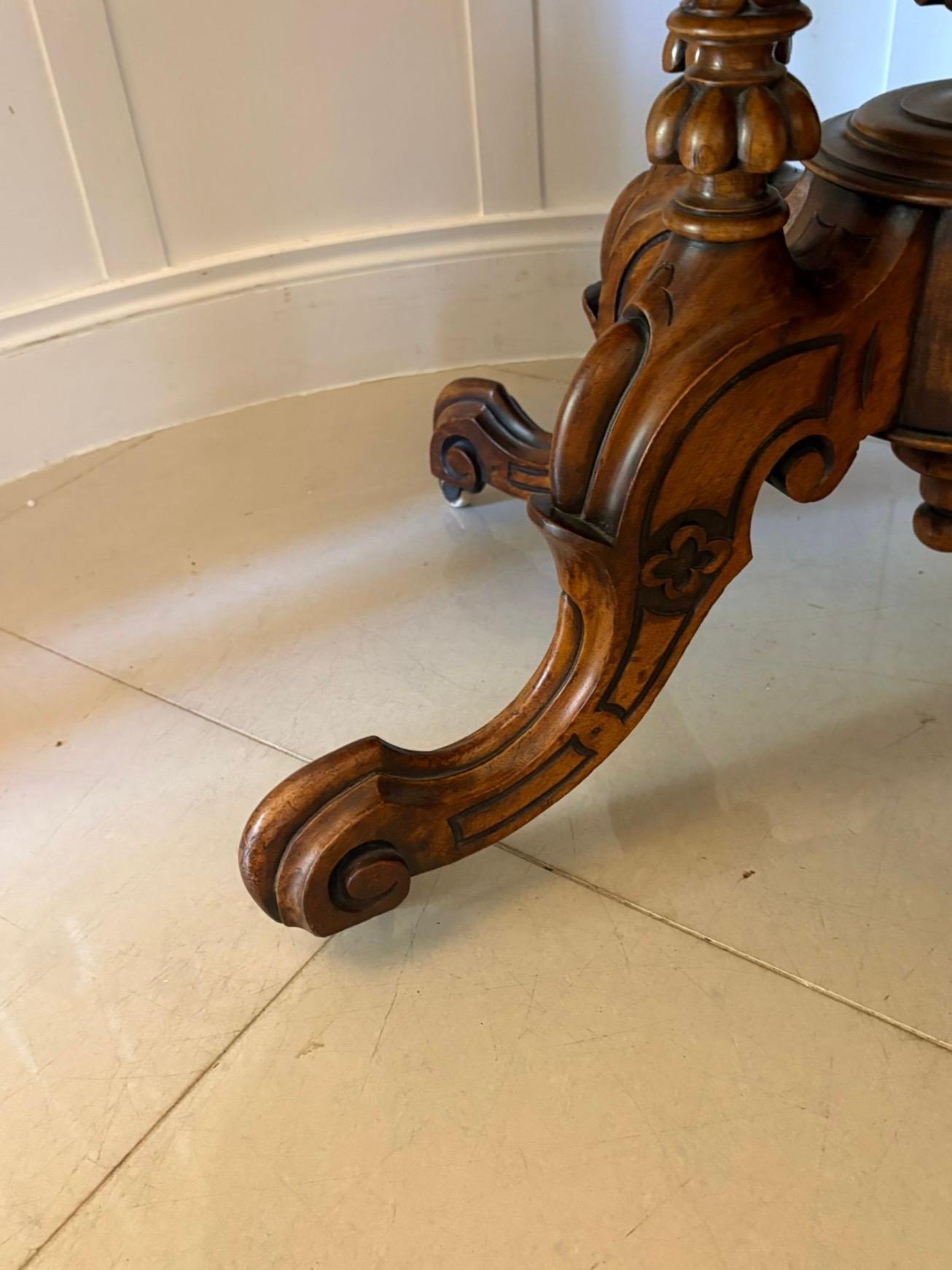 English Antique Victorian Quality Burr Walnut Oval Centre/Dining Table For Sale