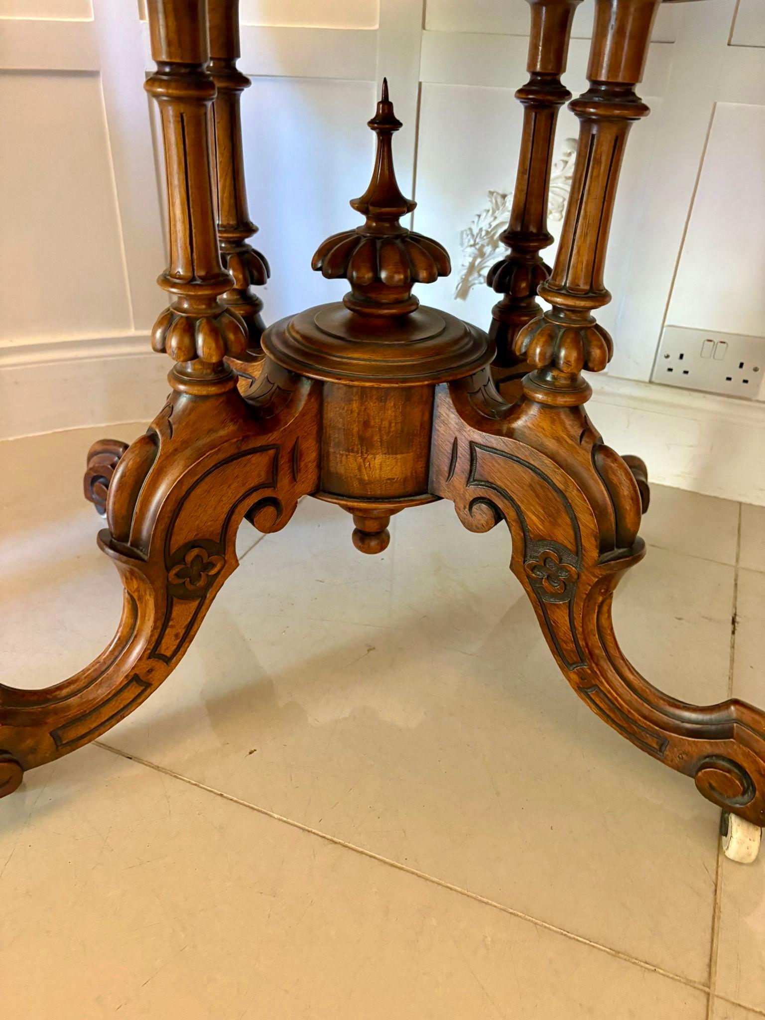Antique Victorian Quality Burr Walnut Oval Centre/Dining Table For Sale 3