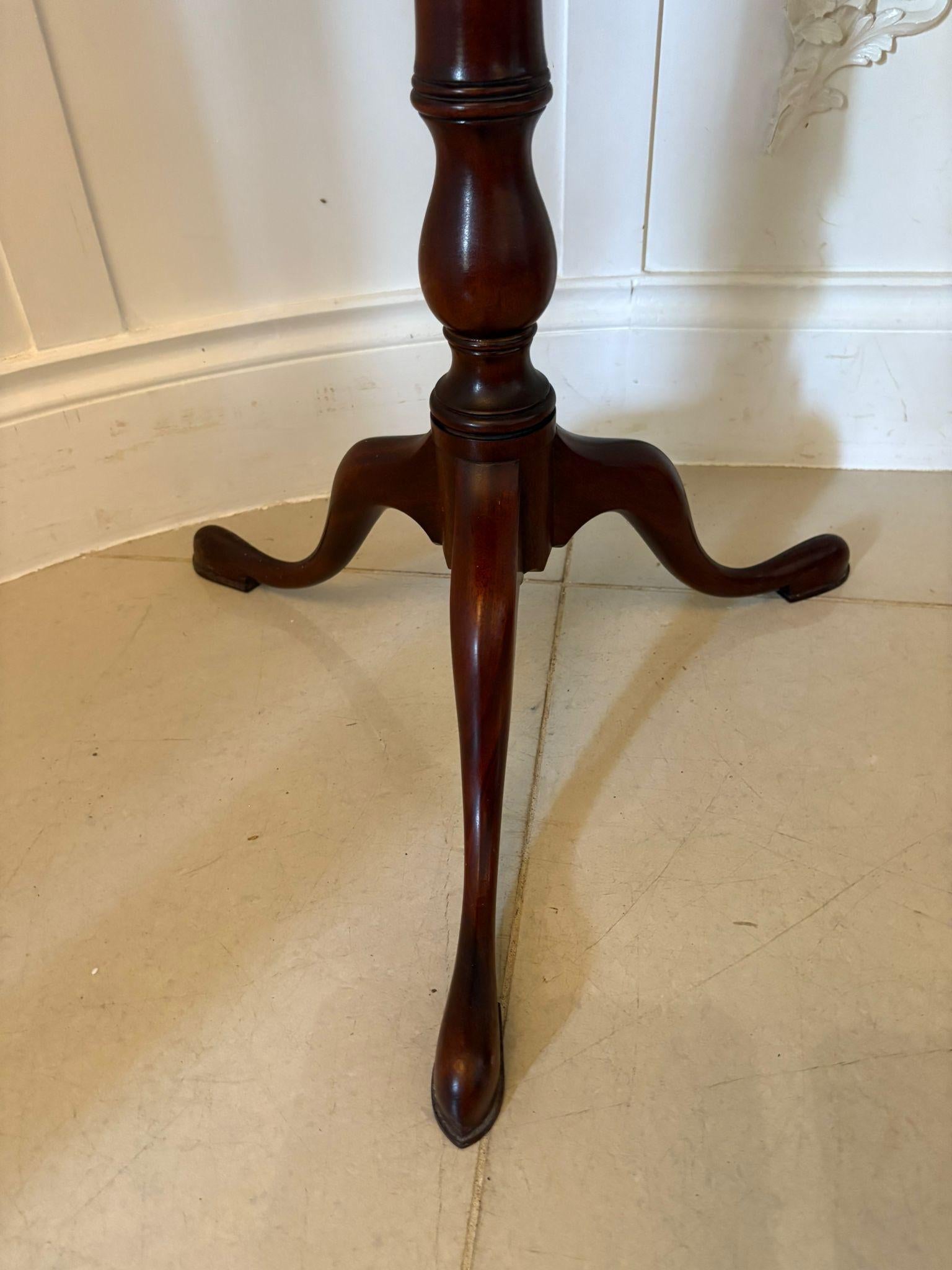 Other Superb Quality Pair of Antique Figured Mahogany Lamp/Bedside Tables For Sale