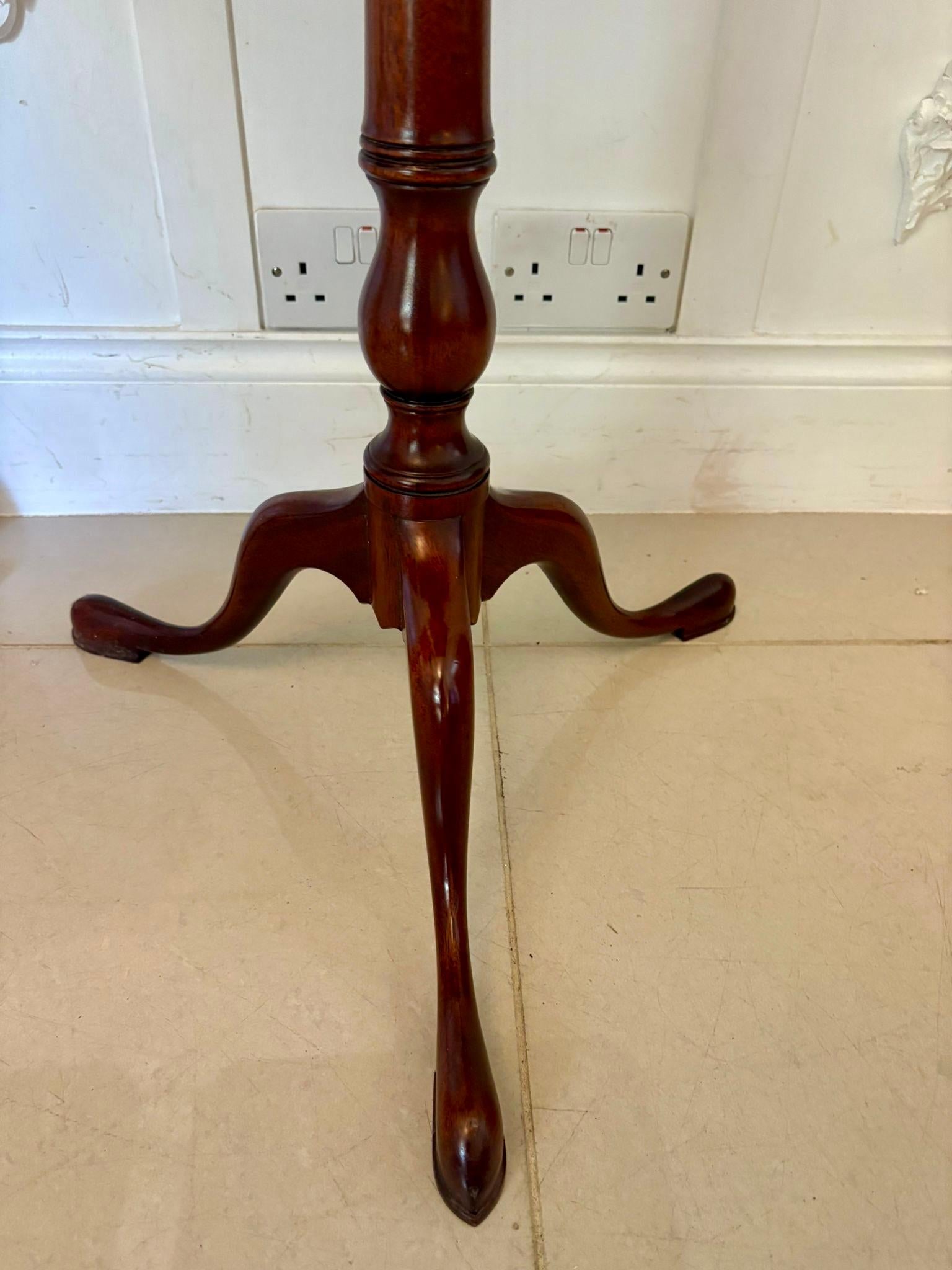 20th Century Superb Quality Pair of Antique Figured Mahogany Lamp/Bedside Tables For Sale