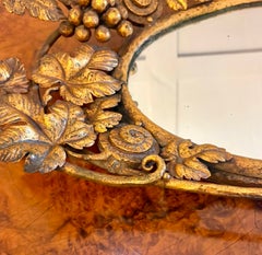 Antikes edwardianisches Serviertablett aus vergoldetem Metall mit Spiegeloberfläche und Weinrebenverzierung