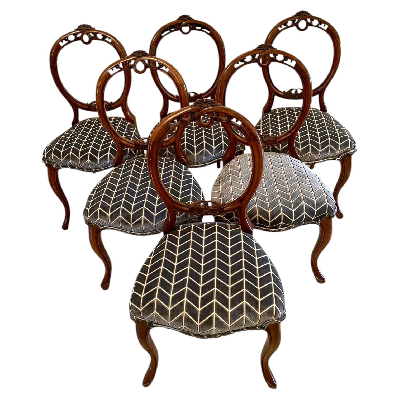 How tall should dining chairs be?