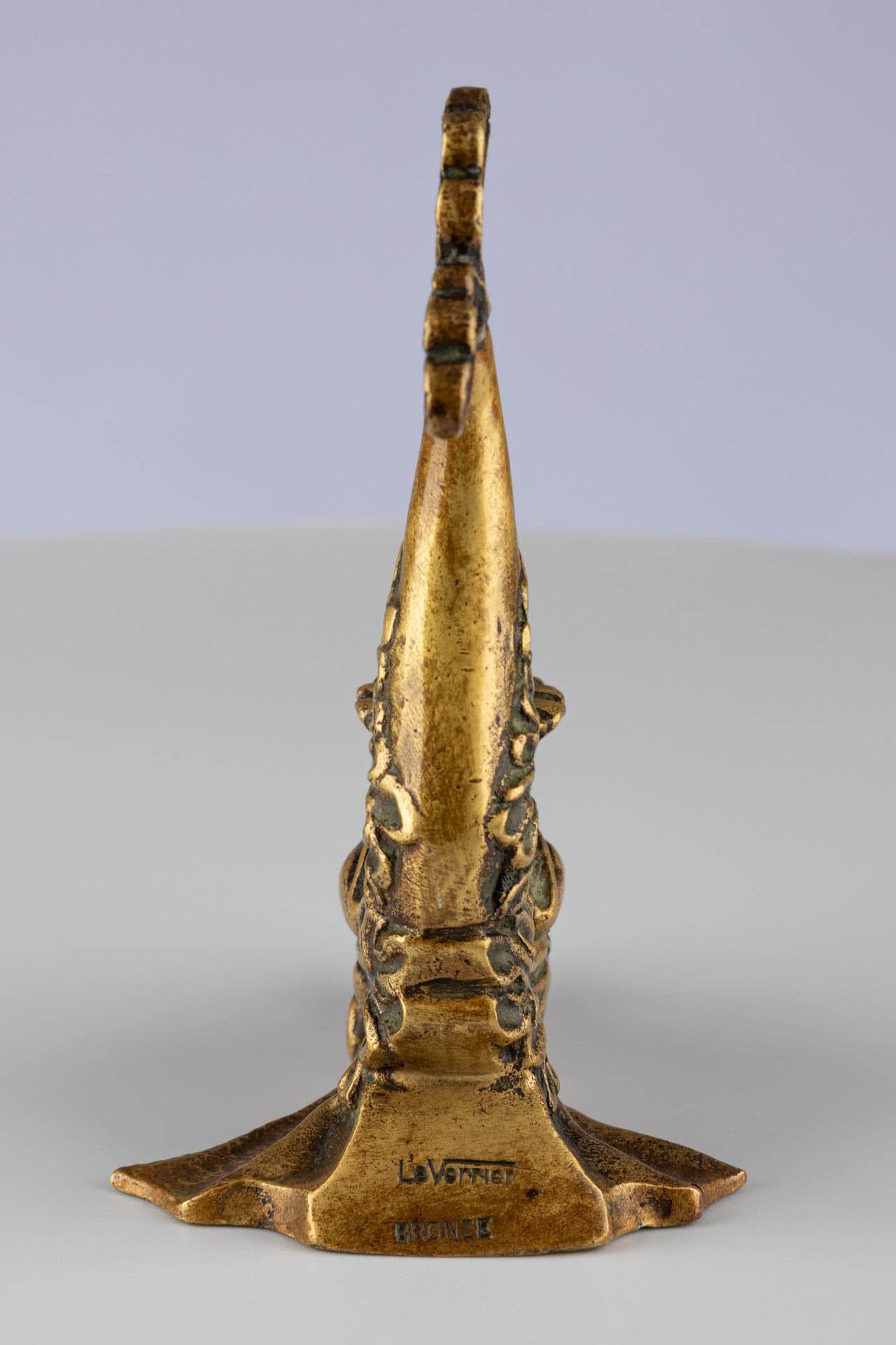 Portacandele francese d'epoca in oro Ormolu con delfino Max Le Verrier in vendita 3