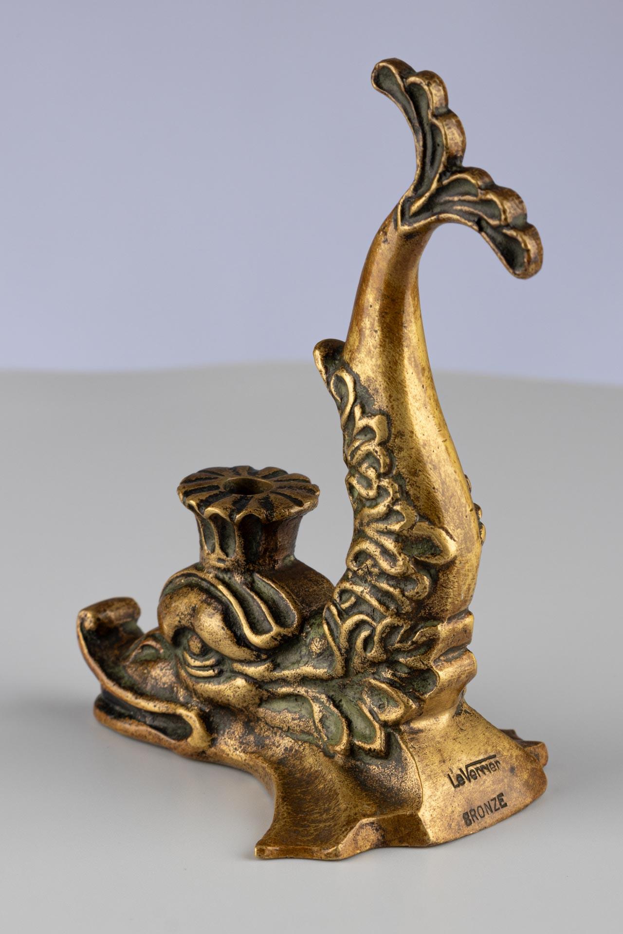 Portacandele francese d'epoca in oro Ormolu con delfino Max Le Verrier in vendita 2