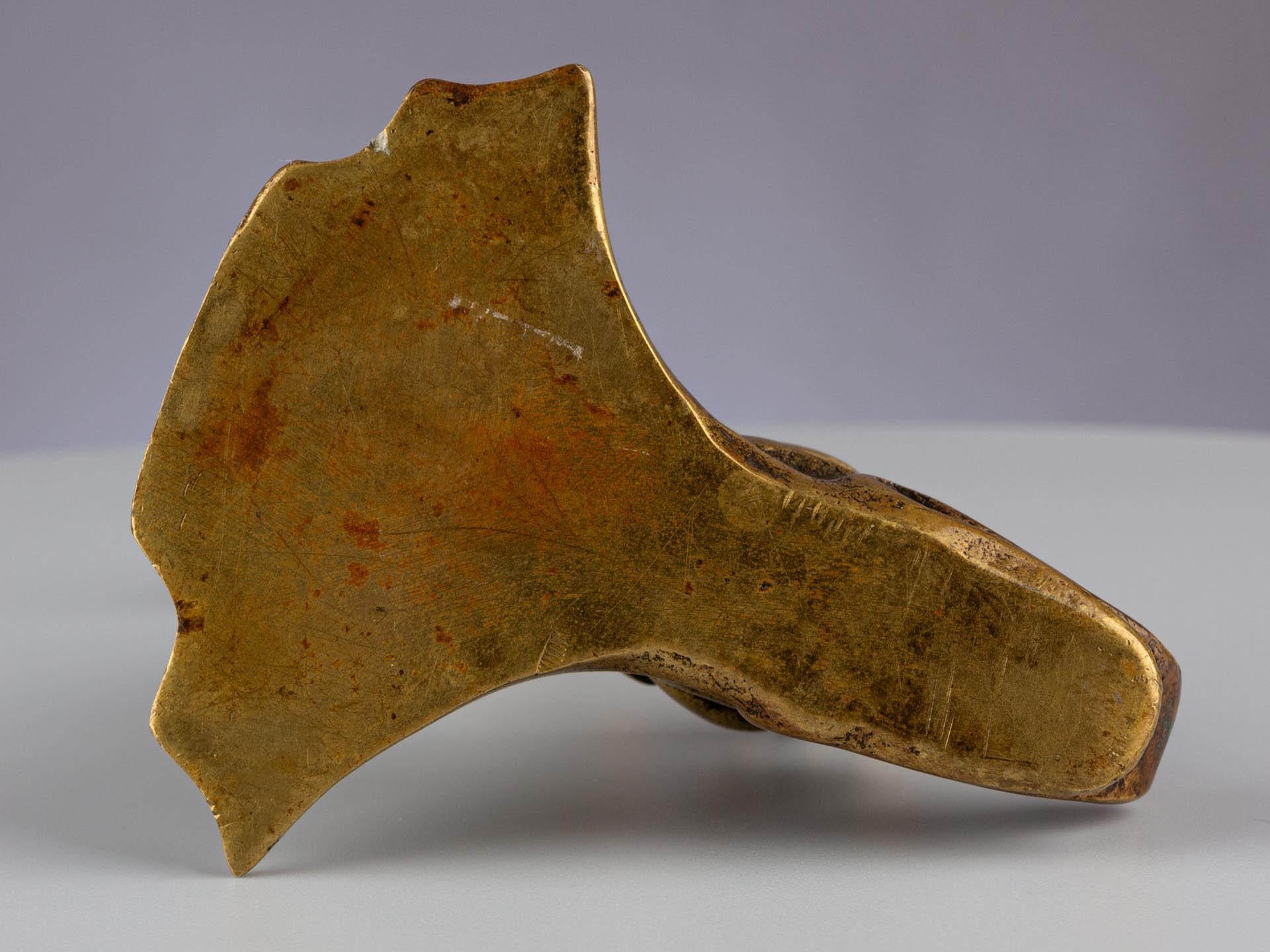Portacandele francese d'epoca in oro Ormolu con delfino Max Le Verrier in vendita 7