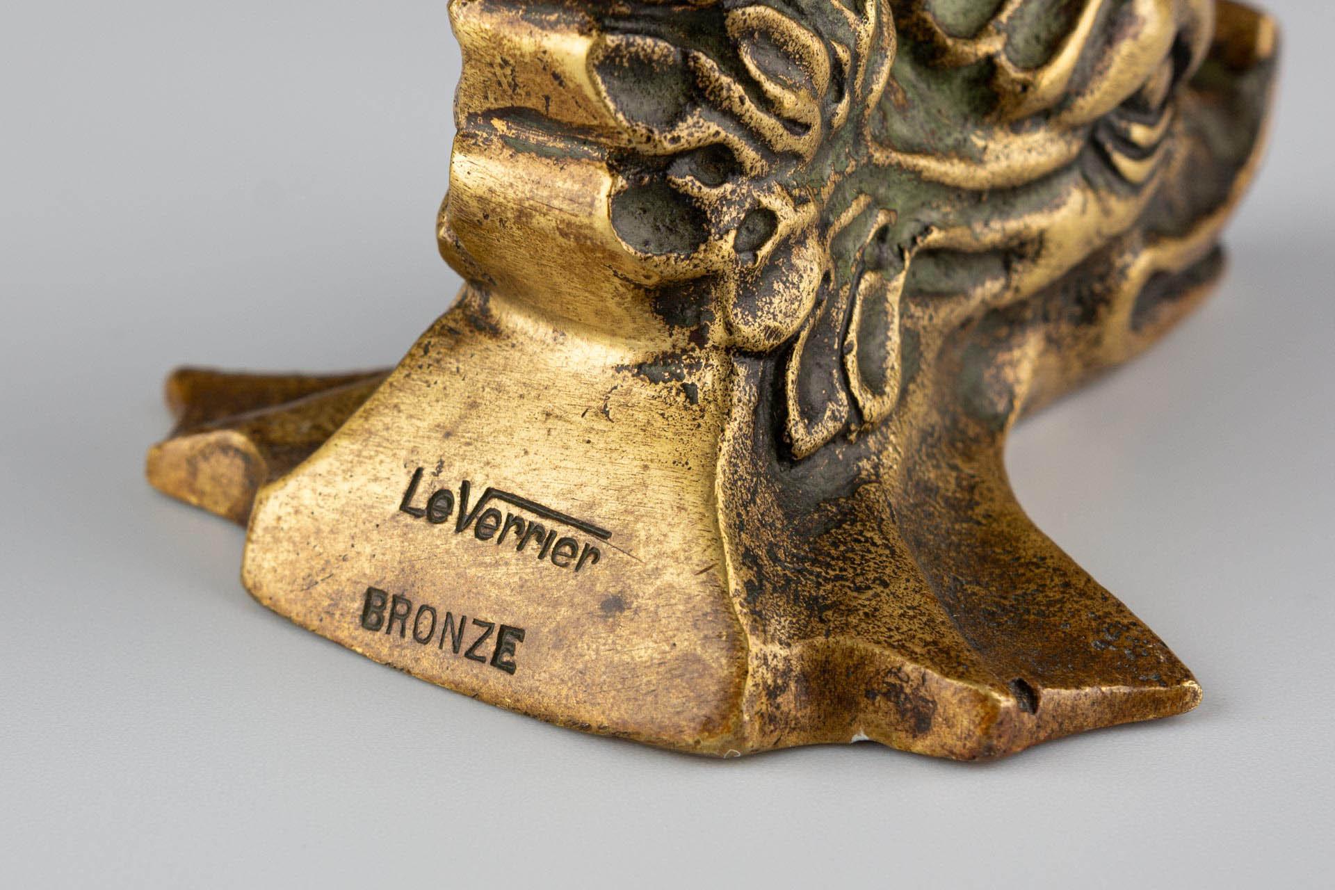 Portacandele francese d'epoca in oro Ormolu con delfino Max Le Verrier in vendita 6