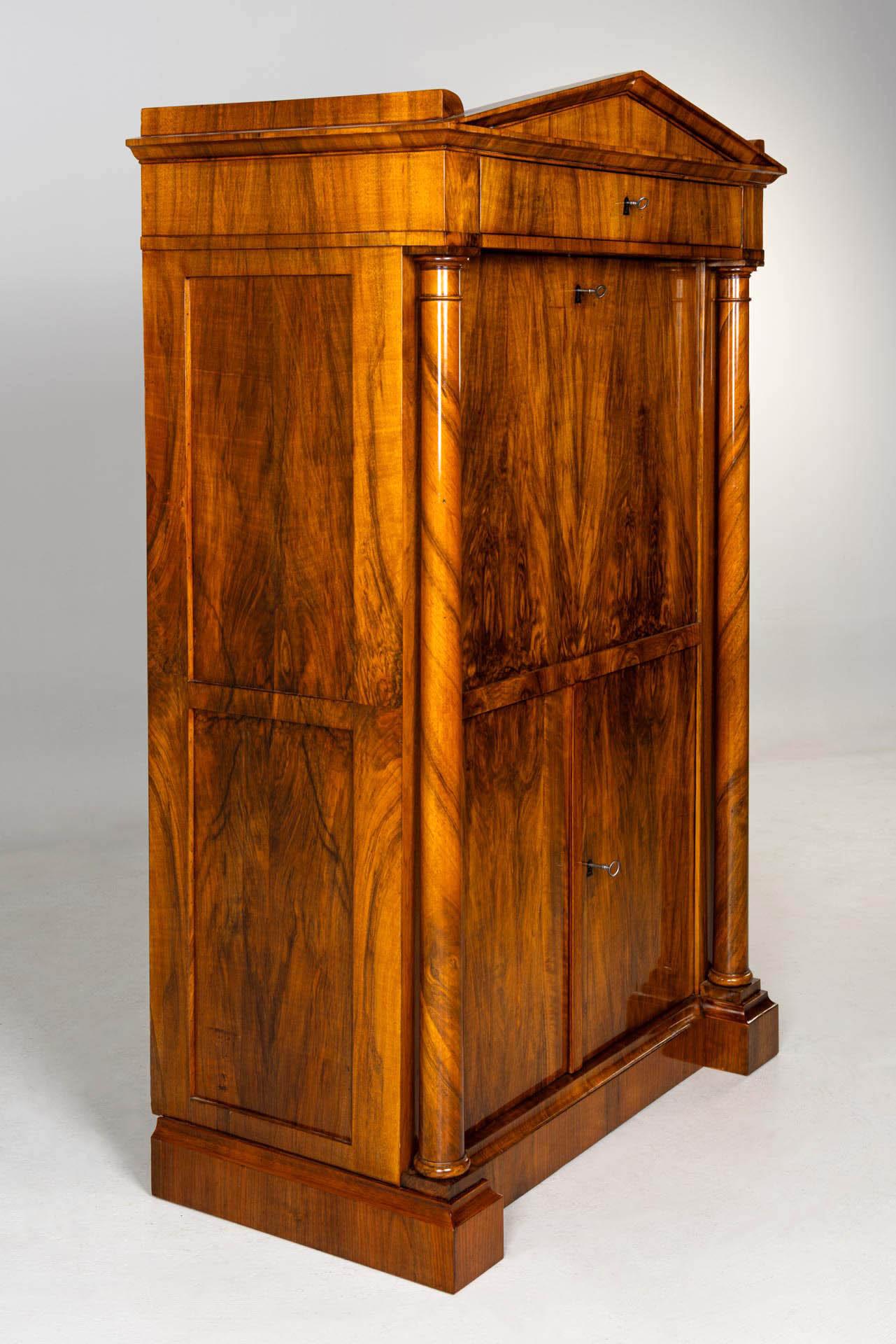Secretaire Biedermeier tedesco con colonne, noce, 1825 circa in vendita 1