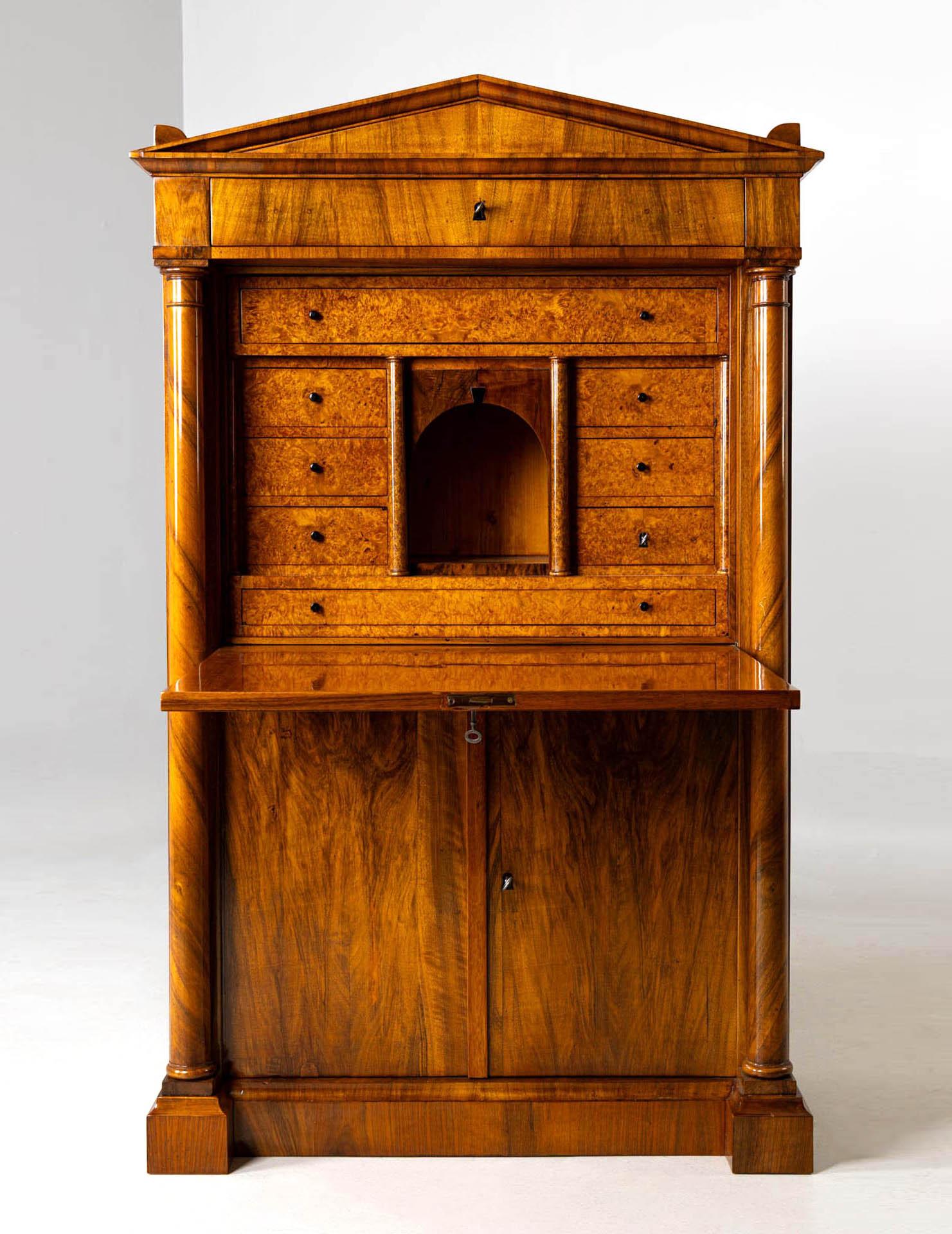 Secretaire Biedermeier tedesco con colonne, noce, 1825 circa In condizioni buone in vendita a Greven, DE