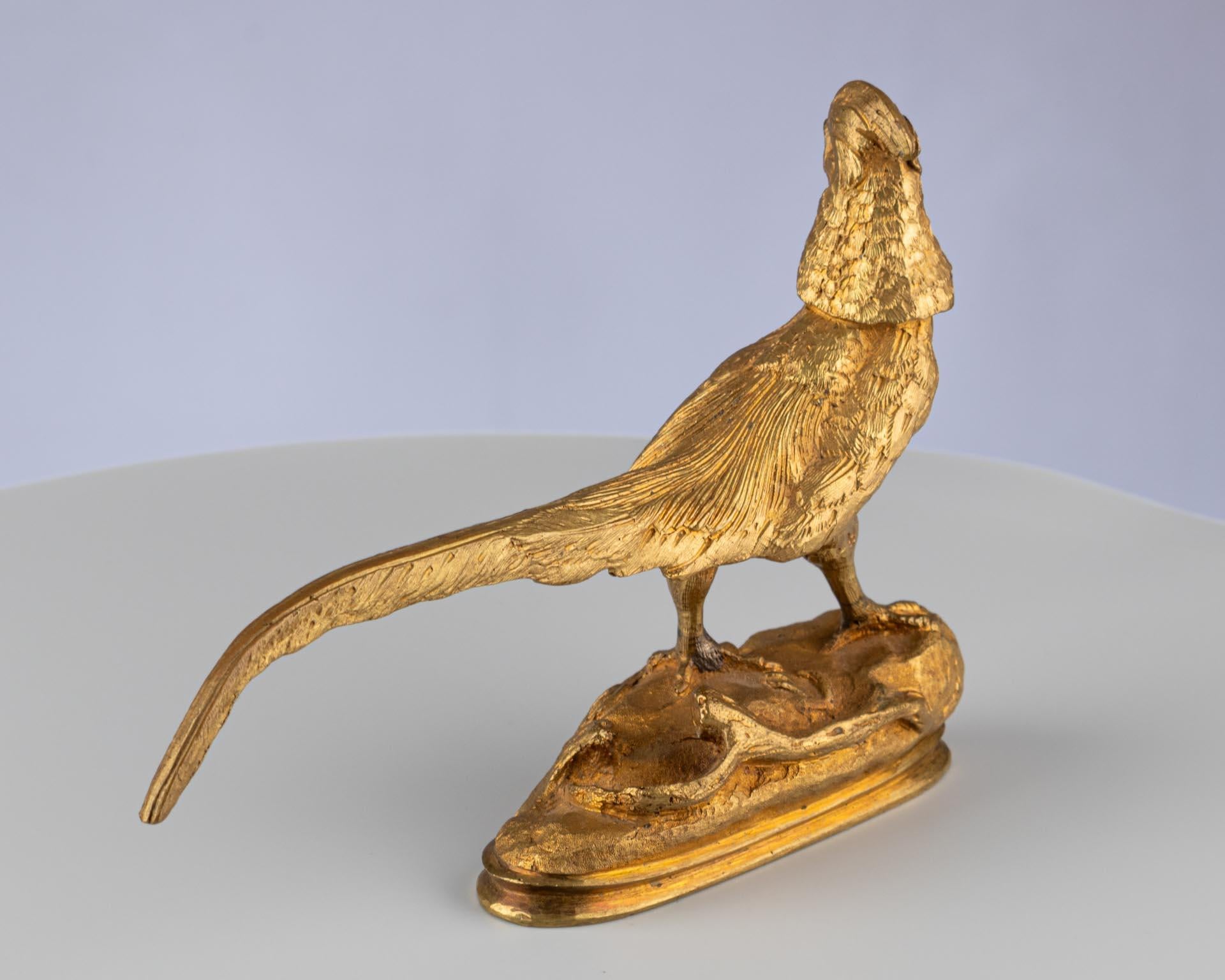 Scultura di uccello in bronzo dorato Ormolu francese del XIX secolo Fagiano in vendita 1
